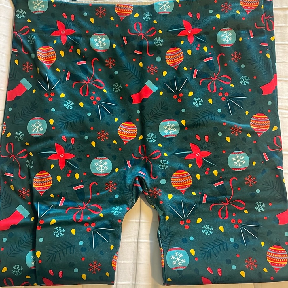 Festive holiday leggings